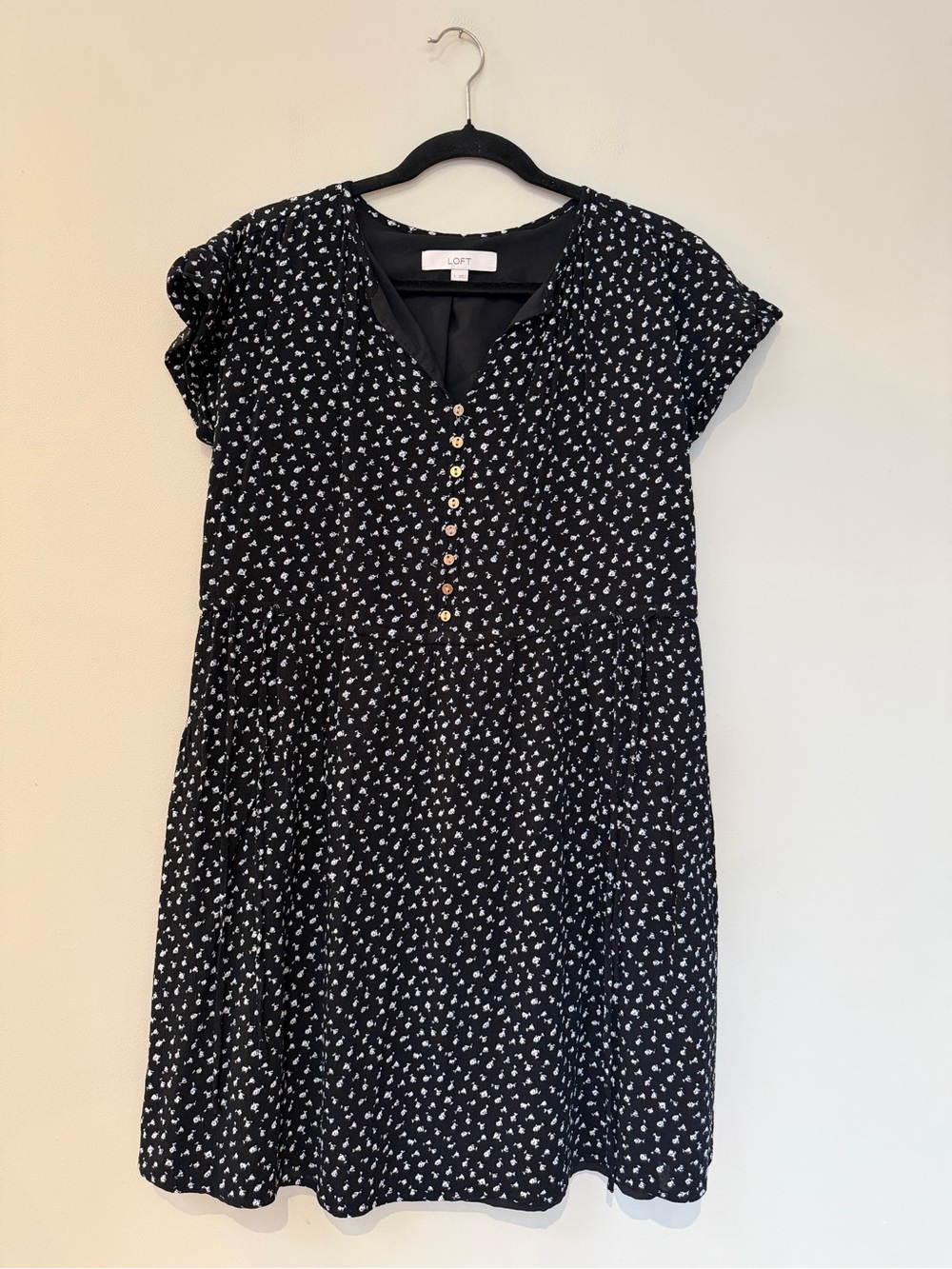 LOFT Black Floral Short Sleeve Dress